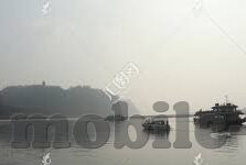av麻豆免费-AV麻豆自媒体与免费内容的灰色边缘探索